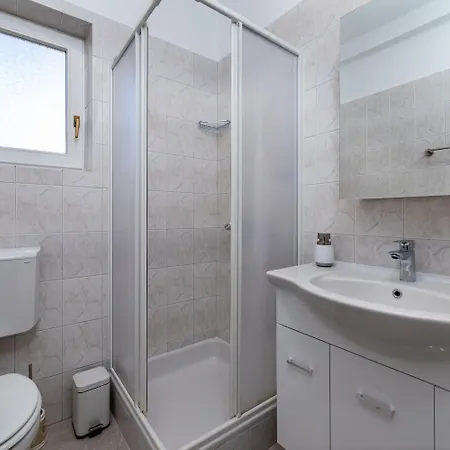 50 Meter Zum Laengsten Krks Apartman